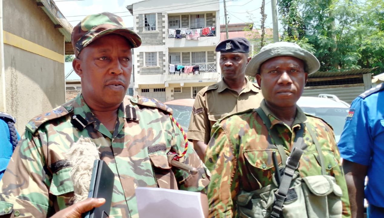 Kisumu Central Sub-county Police Commander Edward Ndirangu addressing the Press