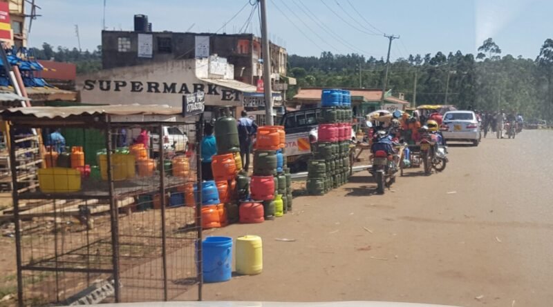 A1 road in Awendo, Migori County, photographed April 2022
