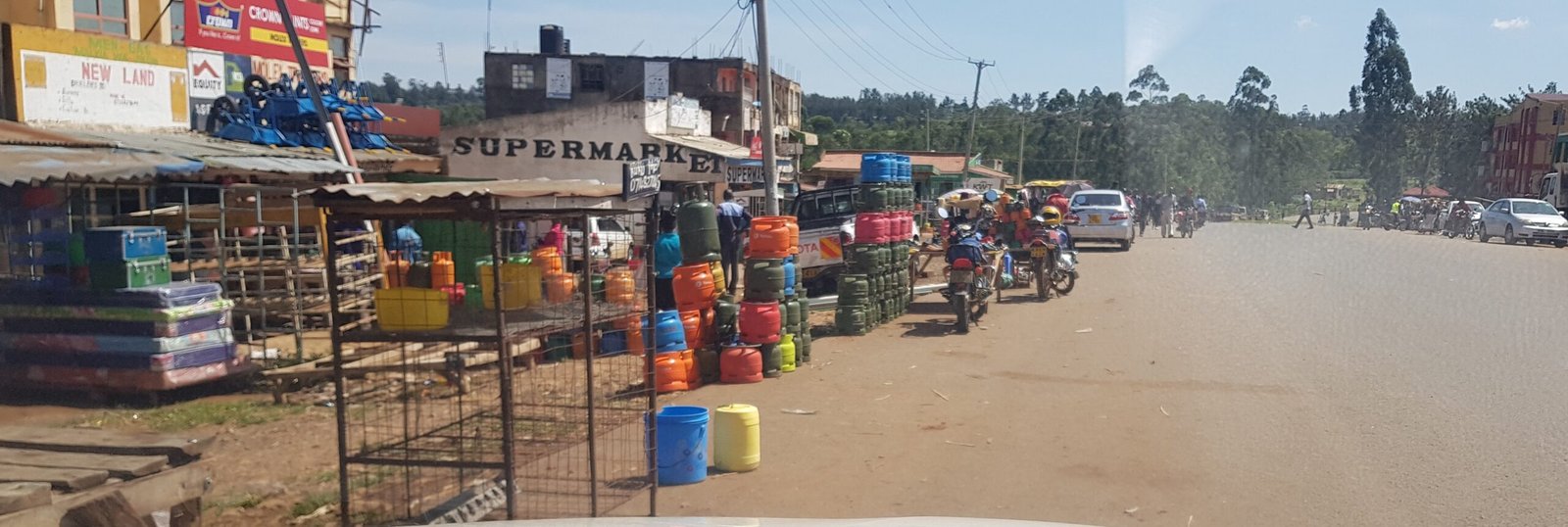A1 road in Awendo, Migori County, photographed April 2022