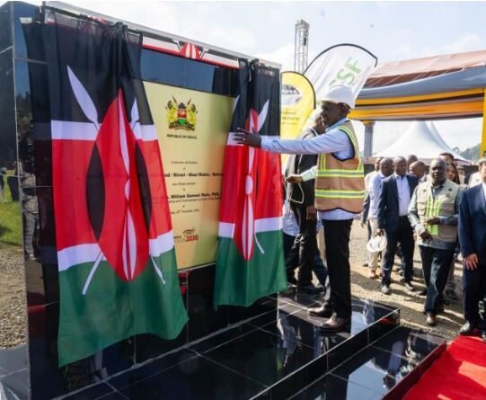 Kenyan officials at a ceremony marking the Rironi–Mau Summit road project.
